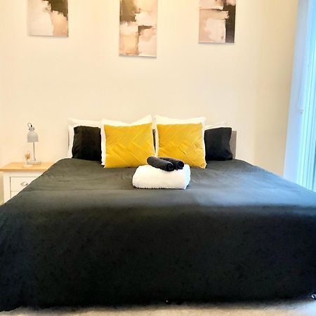The Parkes A Stylish 3Br House, 5 Mins From Central Birmingham Close To The Edgbaston Stadium, The Hippodrome, Uob, Aston And Bcu, China Town, Kings Heath Bhx Airport And Much More Exterior foto