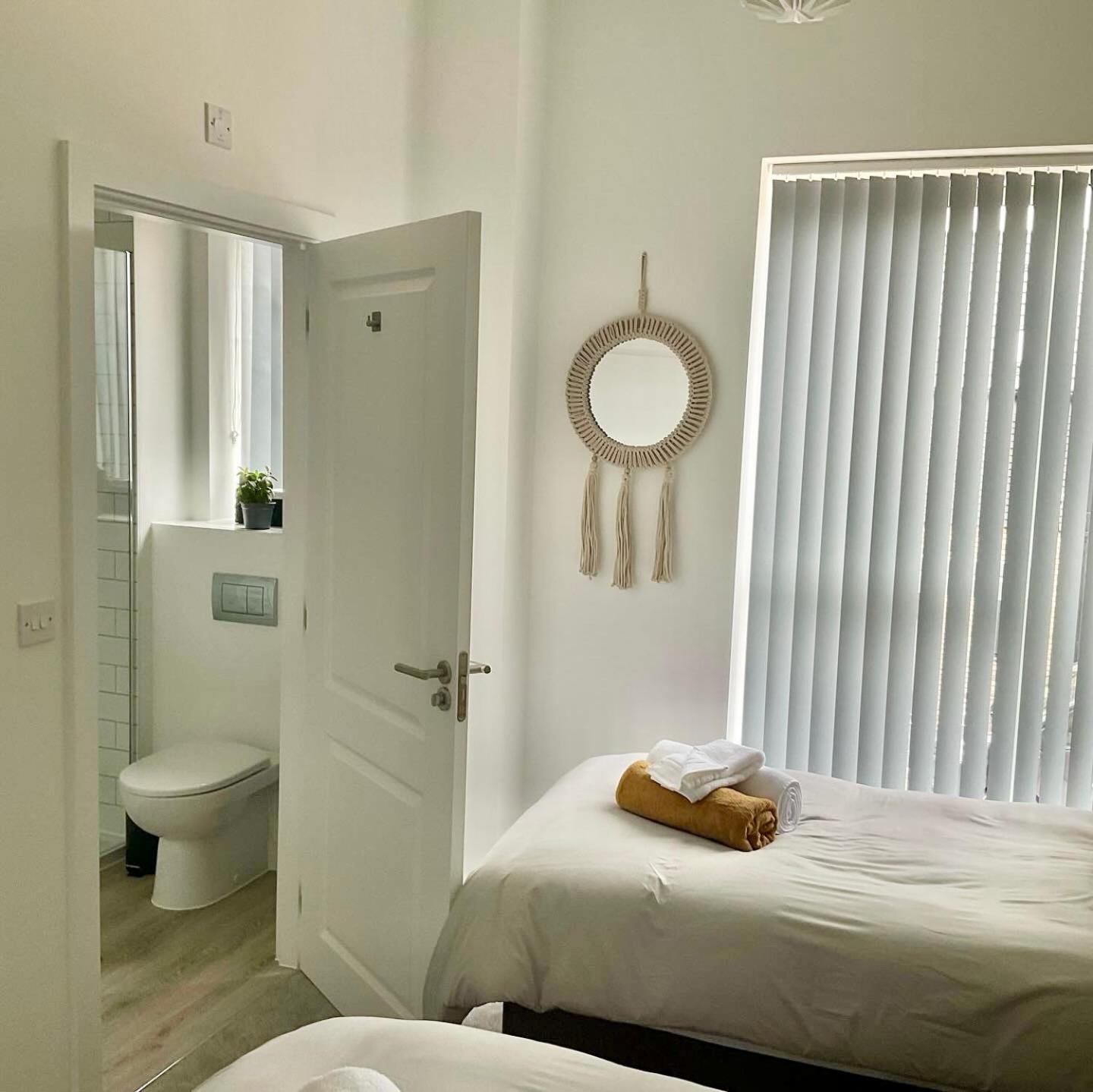 The Parkes A Stylish 3Br House, 5 Mins From Central Birmingham Close To The Edgbaston Stadium, The Hippodrome, Uob, Aston And Bcu, China Town, Kings Heath Bhx Airport And Much More Exterior foto